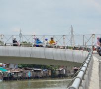 Lan can cầu QHL 02